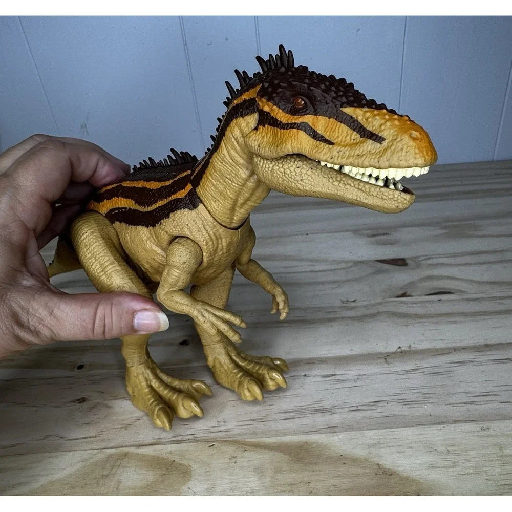 Jurassic World Dino Escape Mega Destroyers 'Carcharodontosaurus' Attack Action